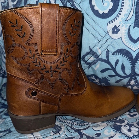 These boots were made for walking!!!  Tan Leather Ankle Boots - Picture 6 of 12